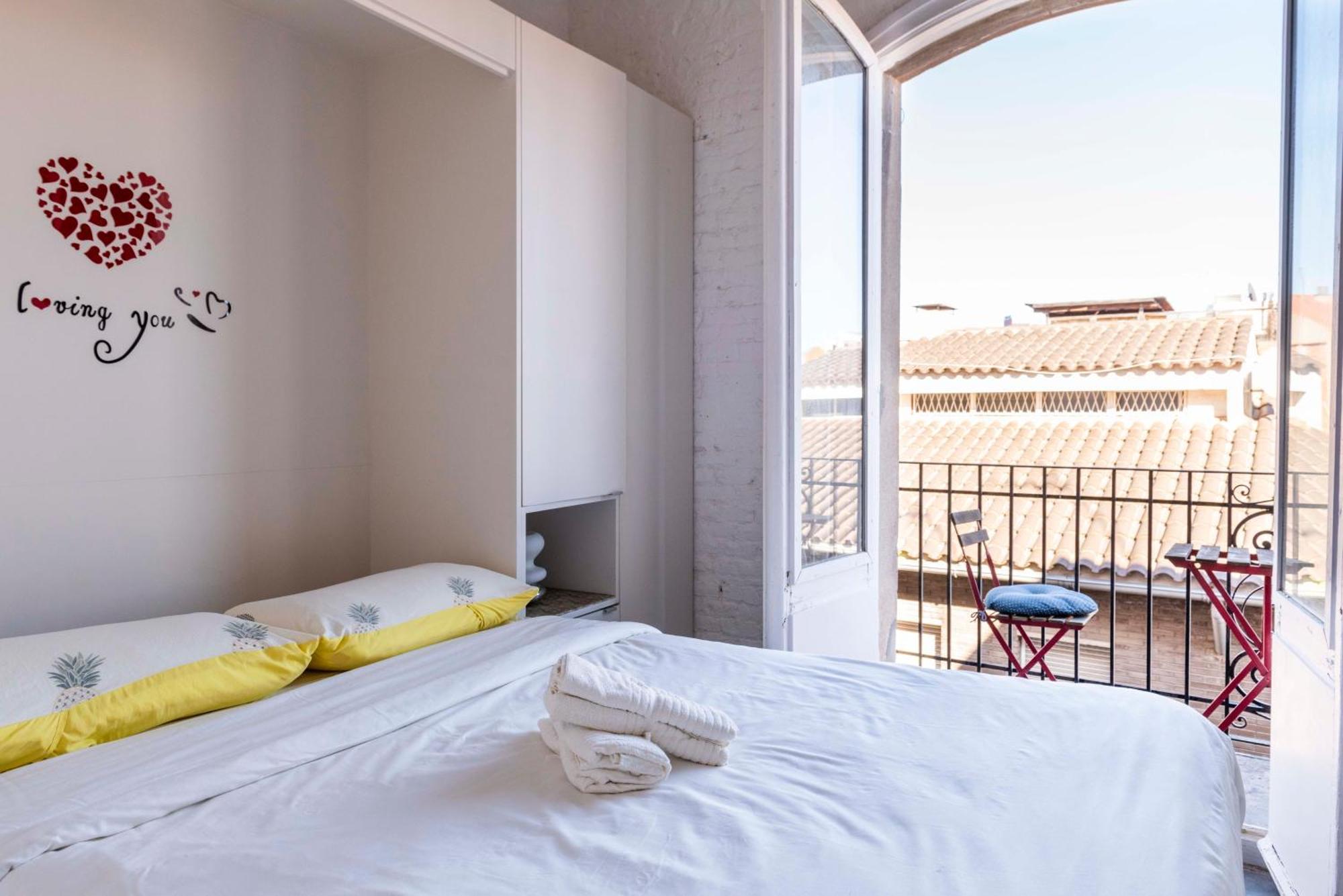 Enchanting 2 Bedroom Flat With Terrace Near Placa Espanya 바르셀로나 외부 사진