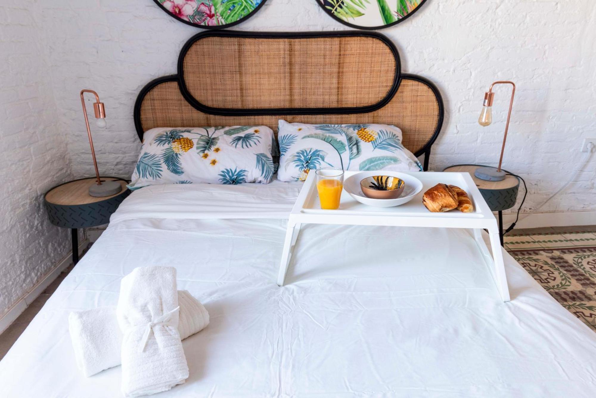 Enchanting 2 Bedroom Flat With Terrace Near Placa Espanya 바르셀로나 외부 사진